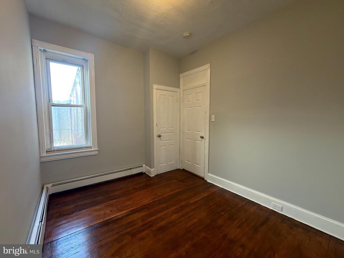 1112 W Tioga Street Property Photo 14