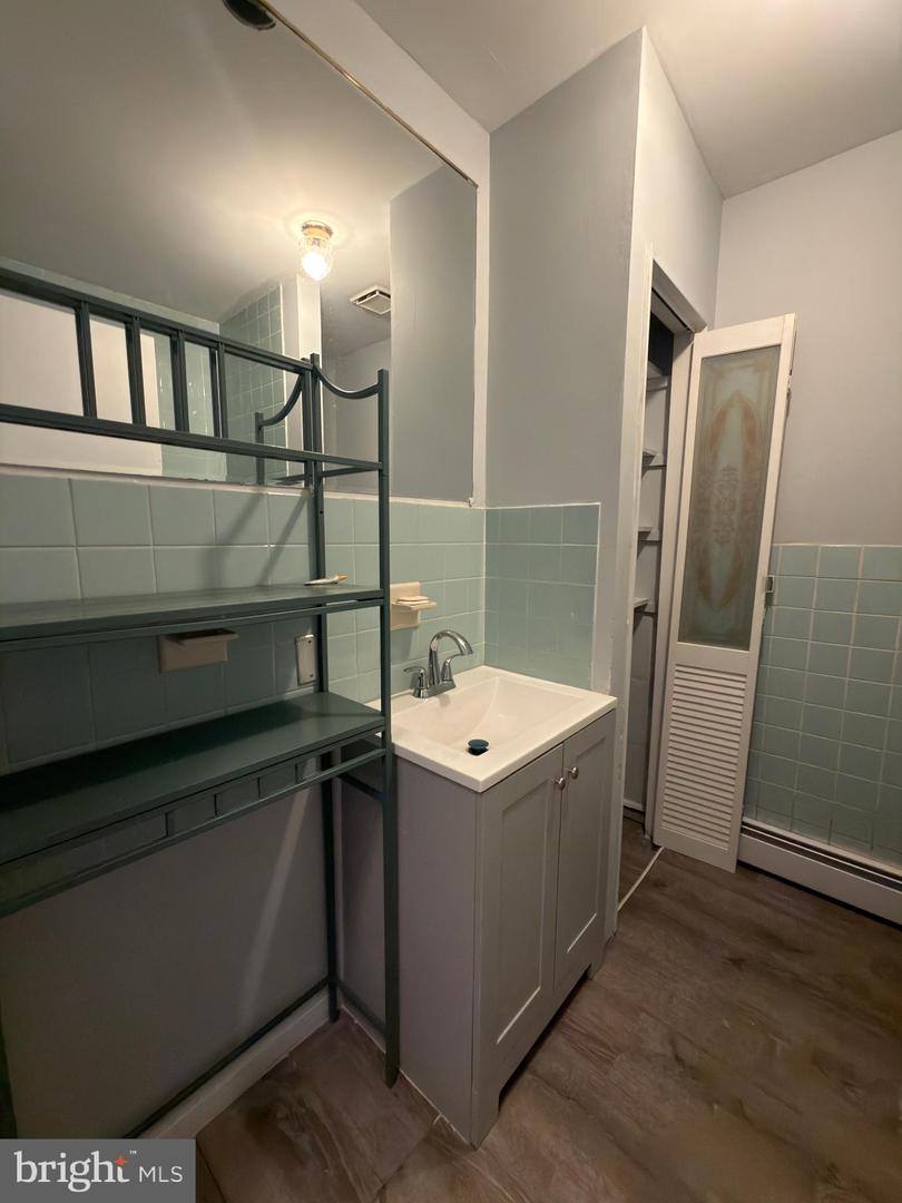 1112 W Tioga Street Property Photo 15