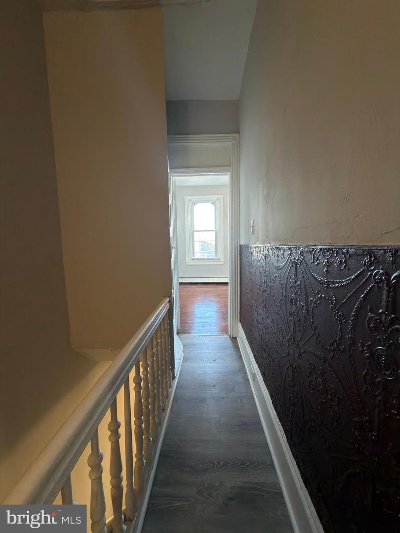 1112 W Tioga Street Property Photo 20