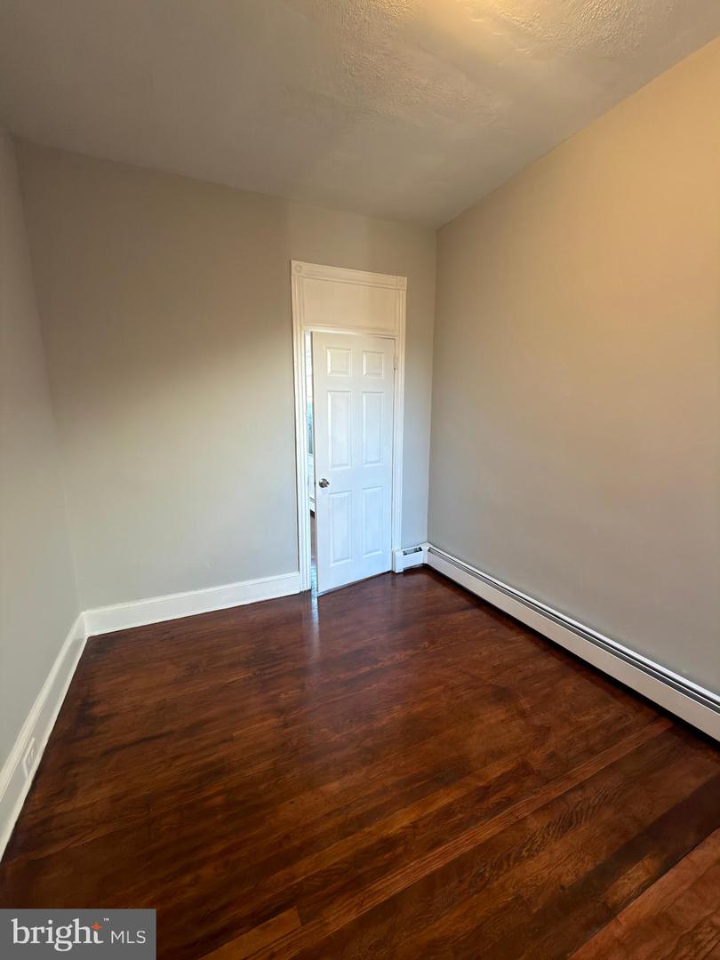 1112 W Tioga Street Property Photo 29