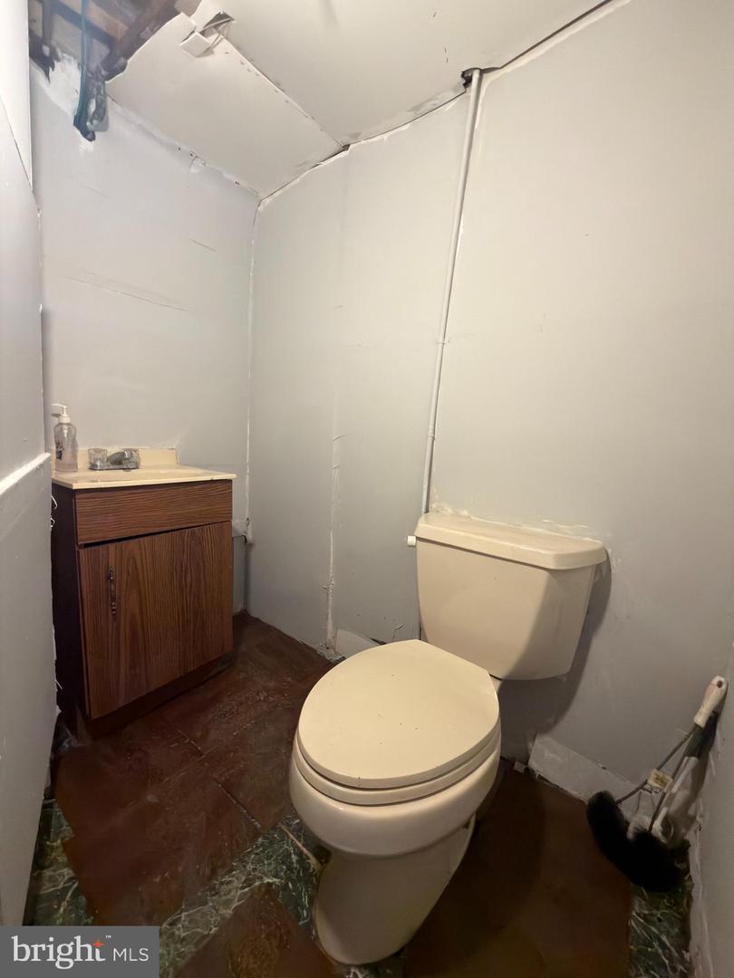 1112 W Tioga Street Property Photo 31
