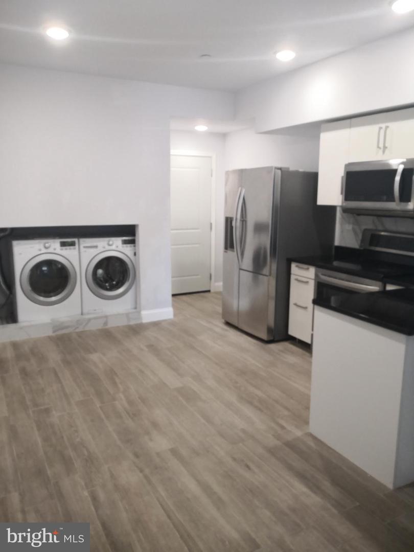 1008 Green St Property Photo 10