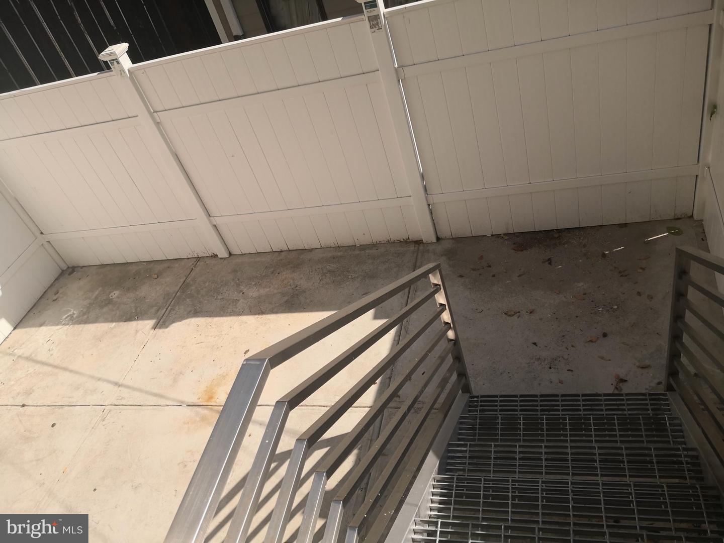 1008 Green St Property Photo 11