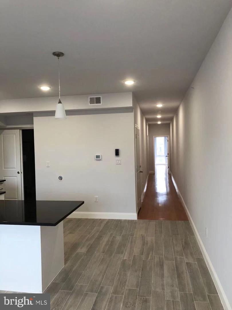 1008 Green St Property Photo 26