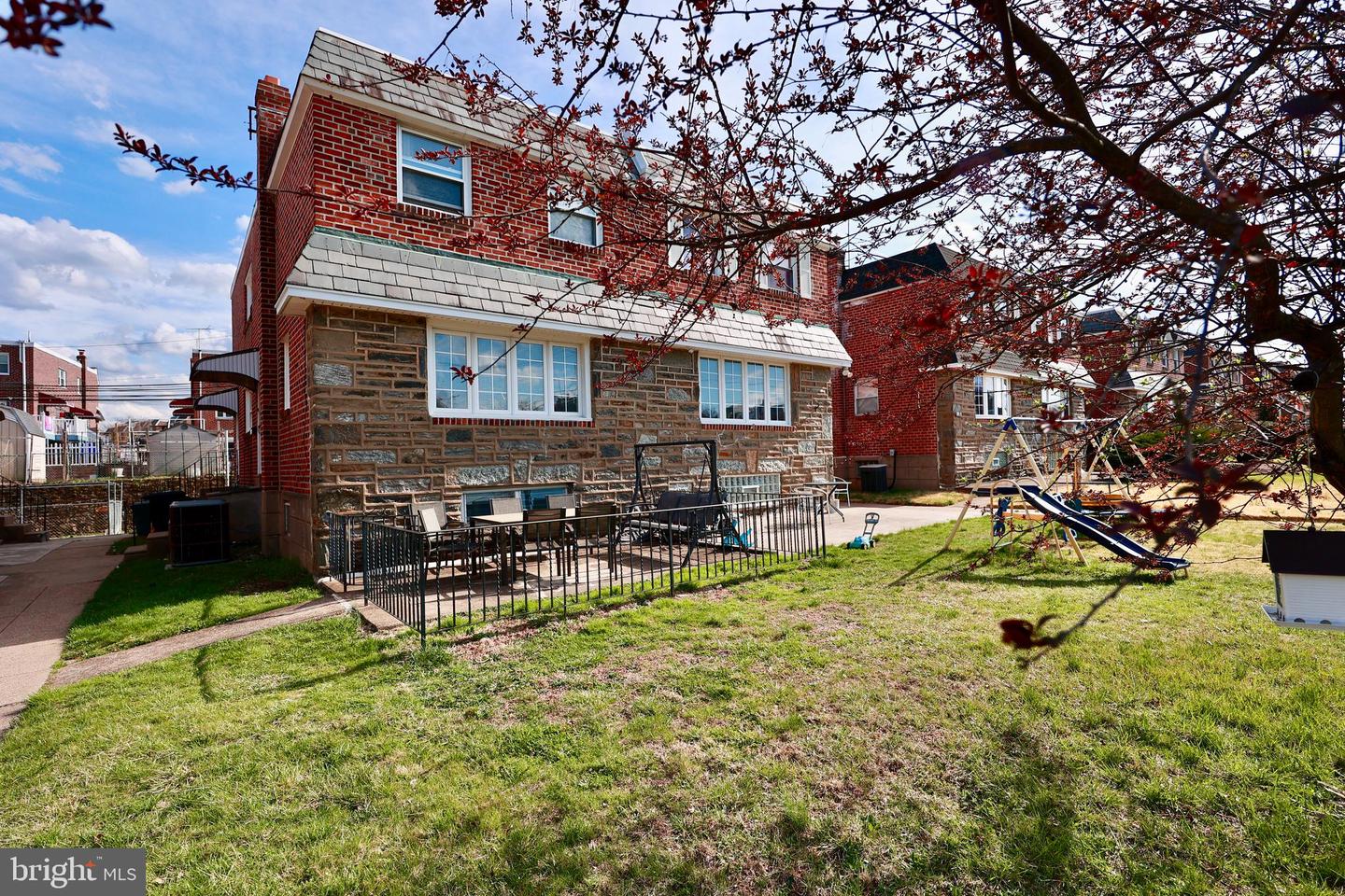 7523 Brous Ave Property Photo 1