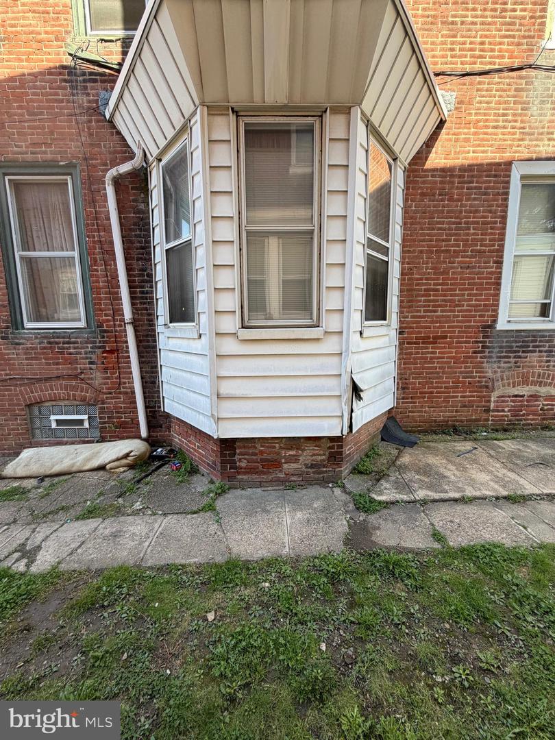 1007 Arrott St Property Photo 3