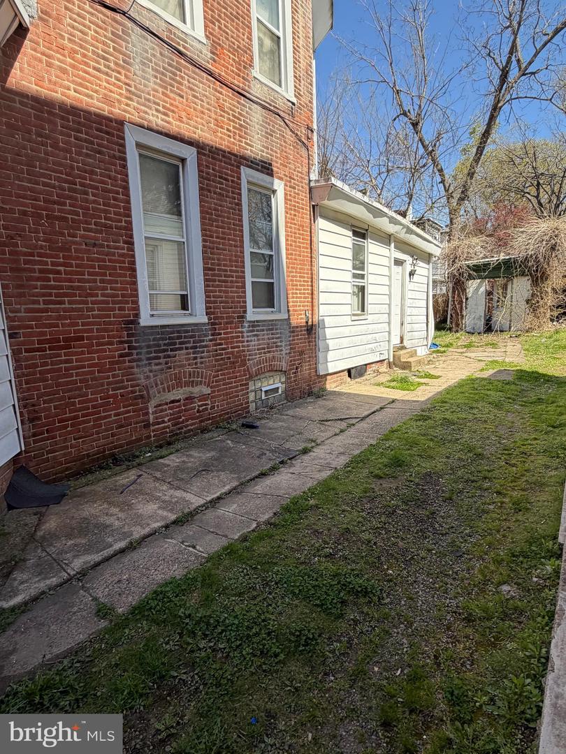 1007 Arrott St Property Photo 4