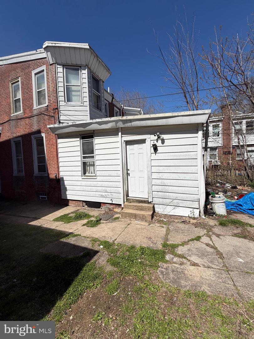 1007 Arrott St Property Photo 5