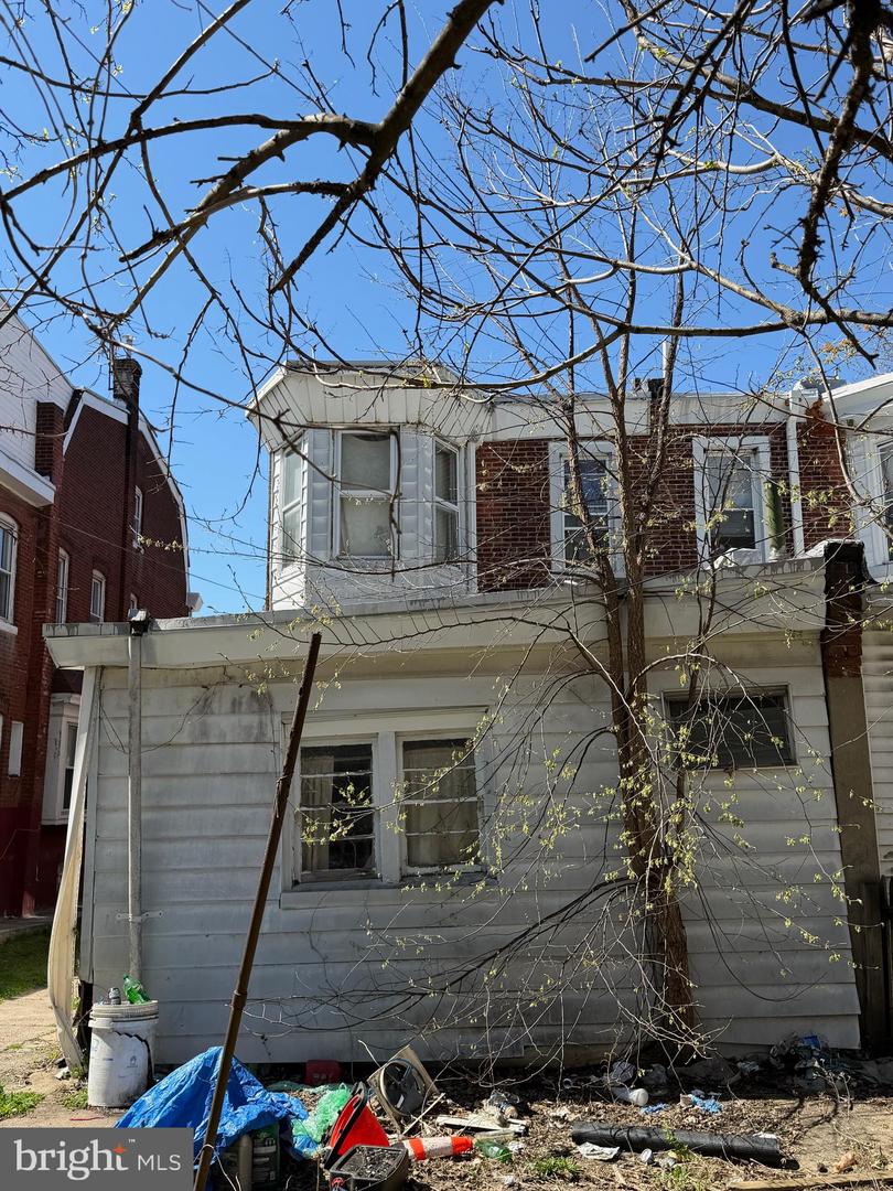 1007 Arrott St Property Photo 6