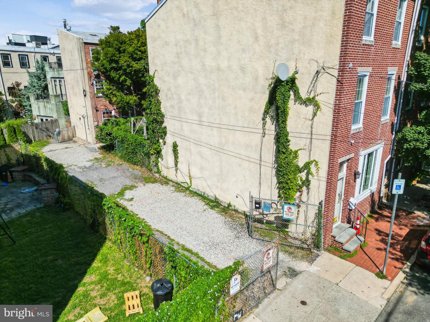 335-337 Poplar St Property Photo 18