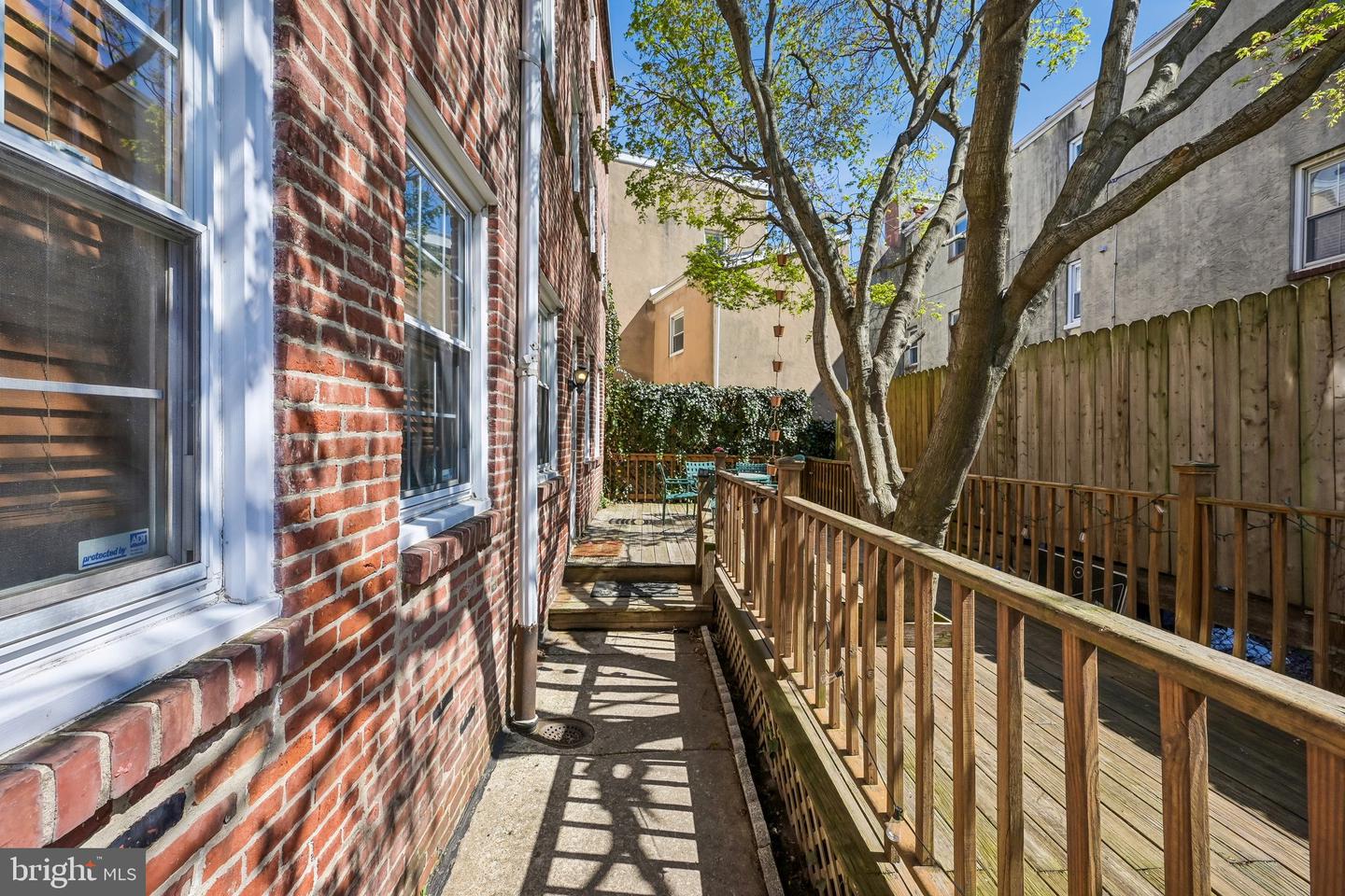 335-337 Poplar St Property Photo 24