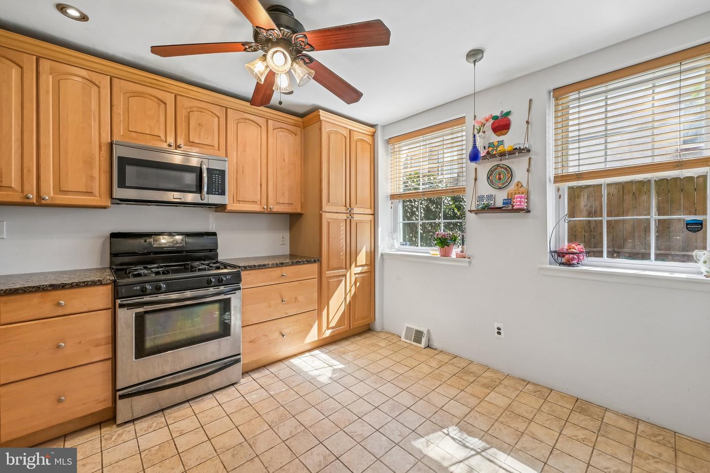 335-337 Poplar St Property Photo 26