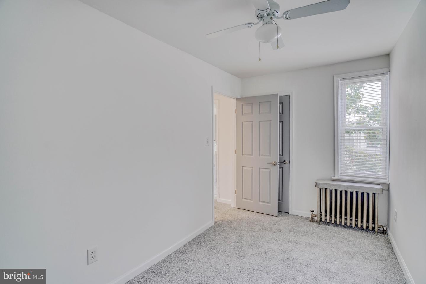 3271 Edgemont St Property Photo 23