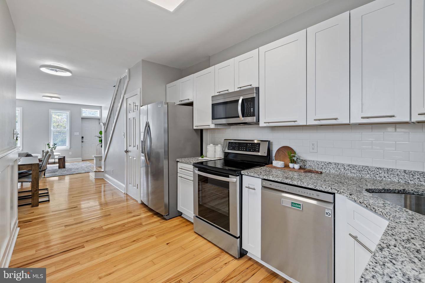 1214 N Lecount St Property Photo 8