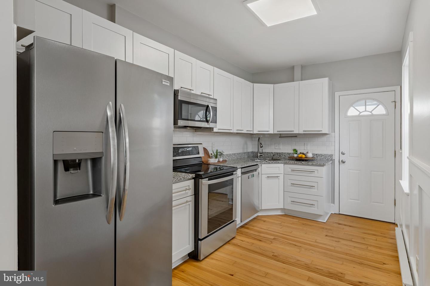 1214 N Lecount St Property Photo 10