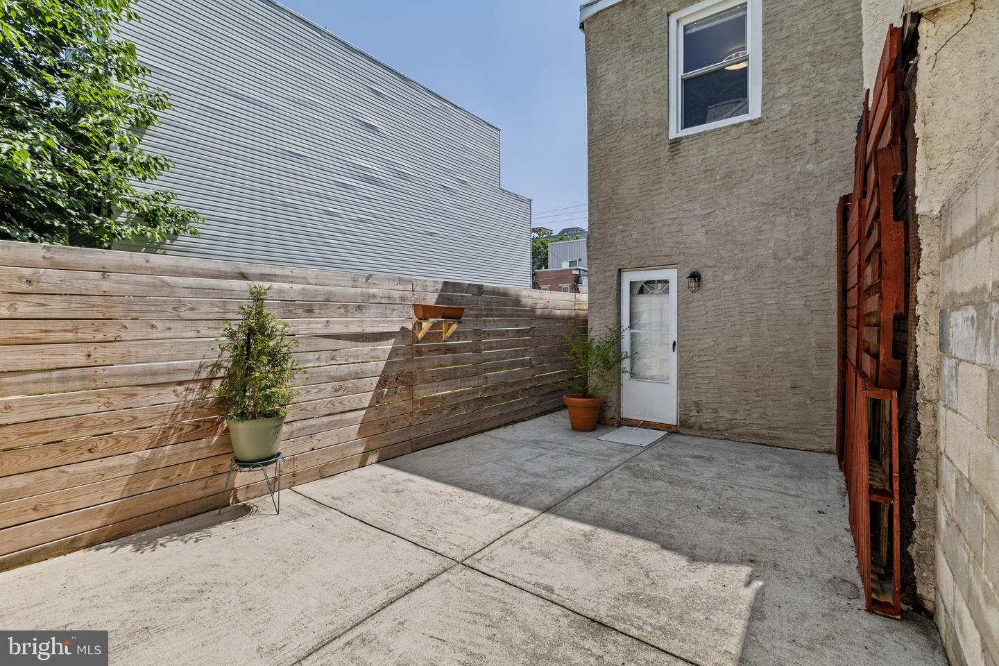 1214 N Lecount St Property Photo 12