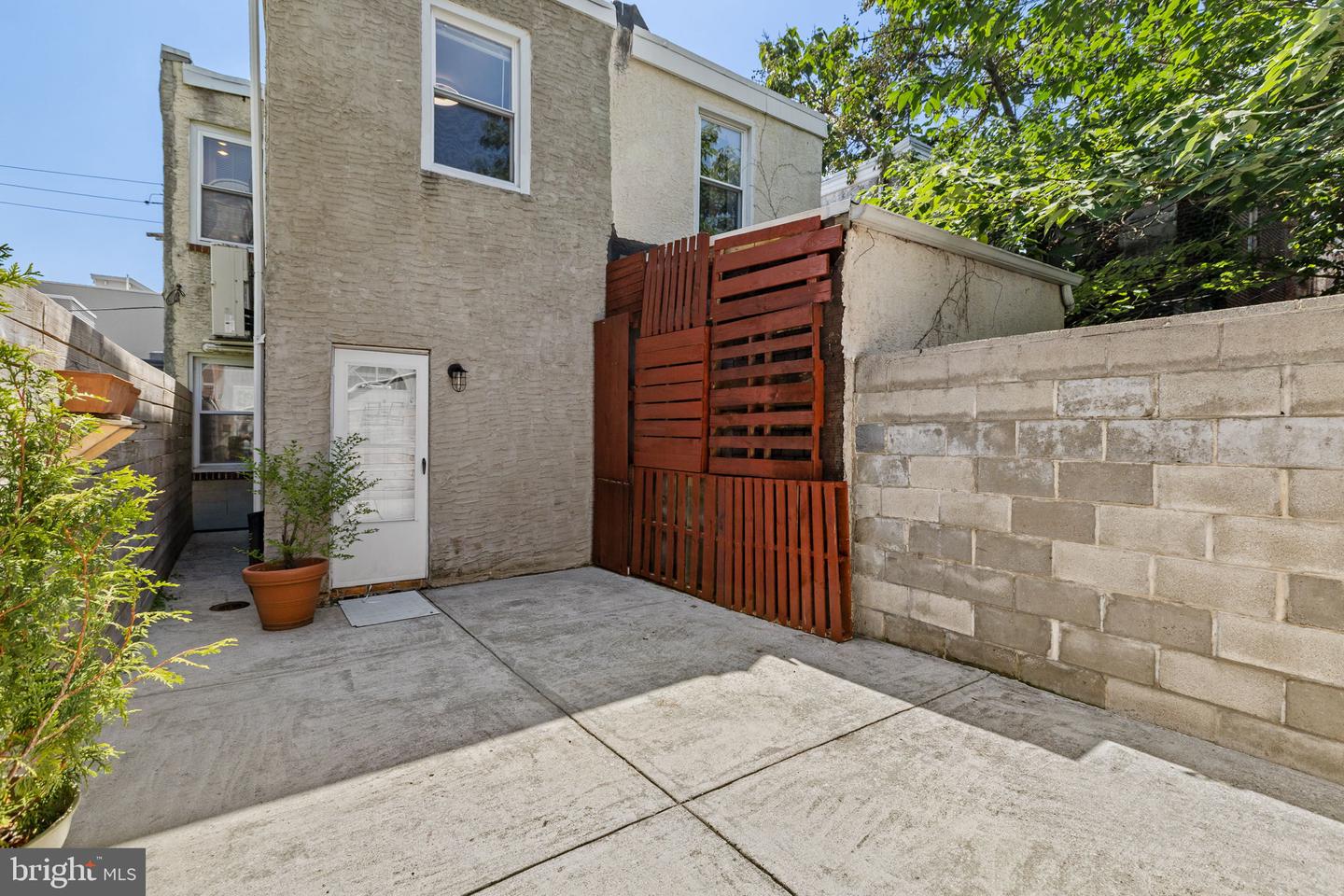 1214 N Lecount St Property Photo 13