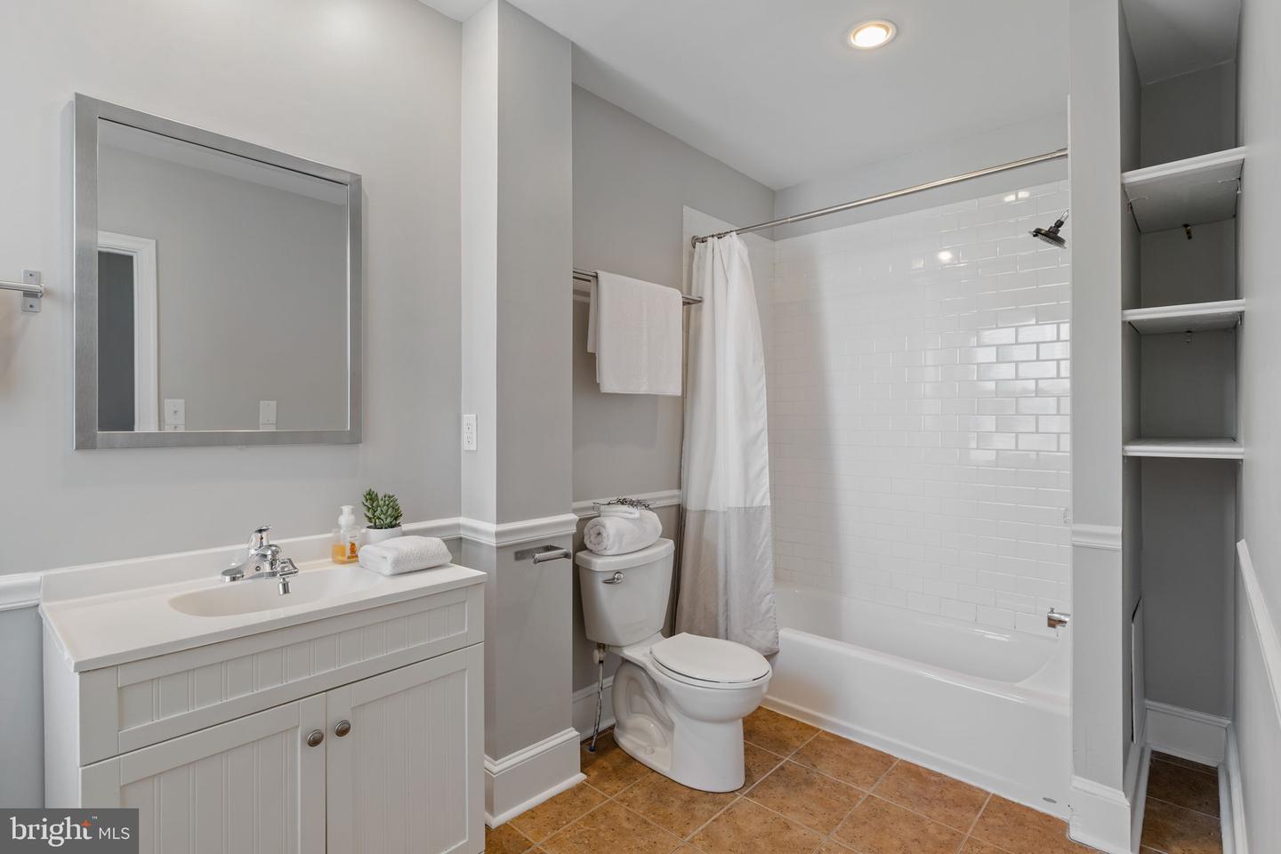 1214 N Lecount St Property Photo 19