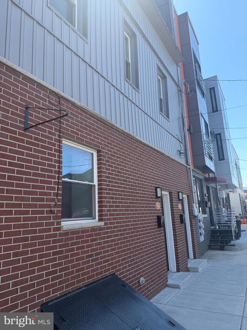 1617 POINT BREEZE AVE Property Photo 1