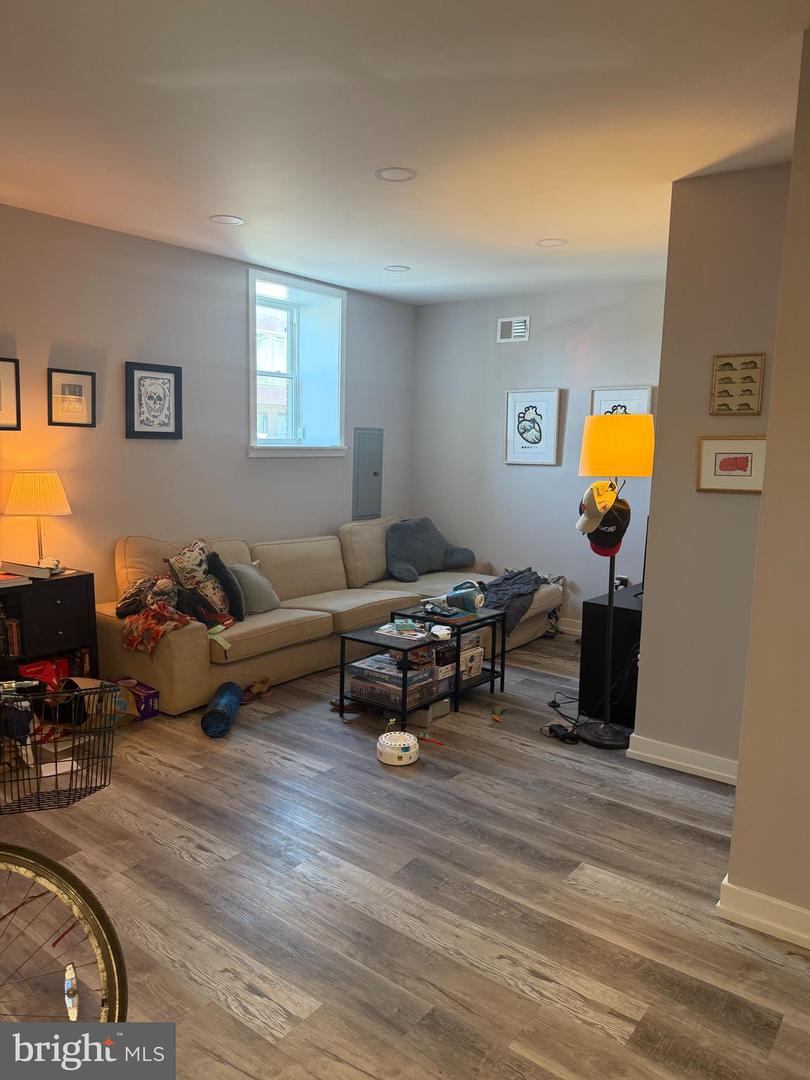 1617 Point Breeze Ave Property Photo 10