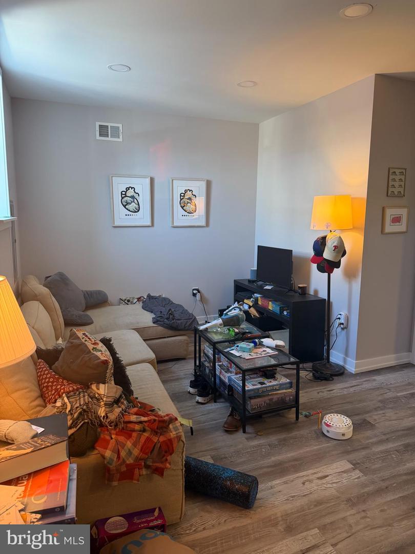 1617 Point Breeze Ave Property Photo 12