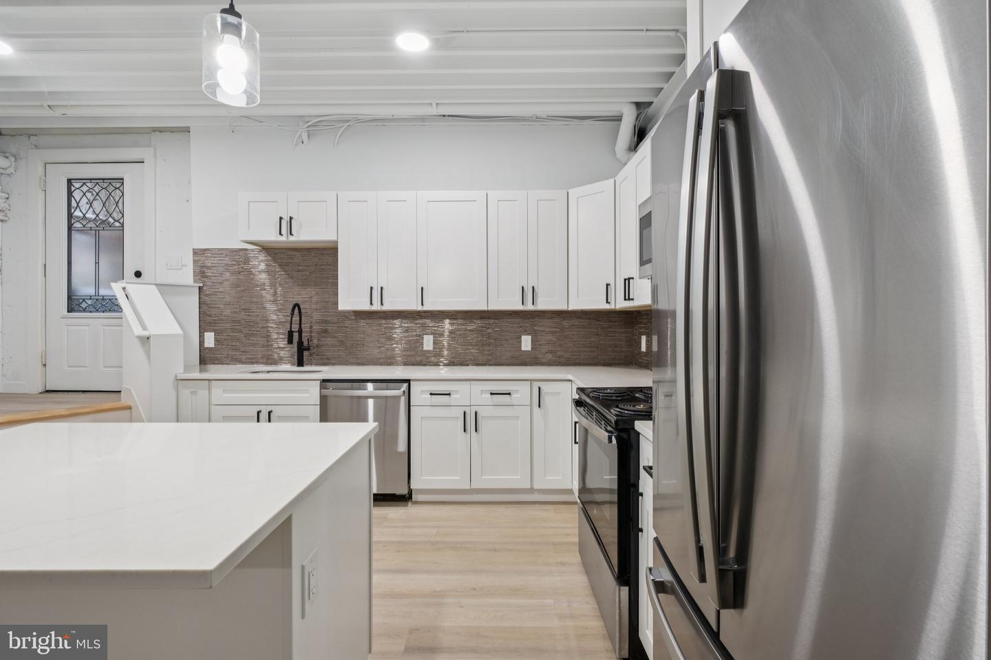 1116 N Bodine St #c Property Photo 6