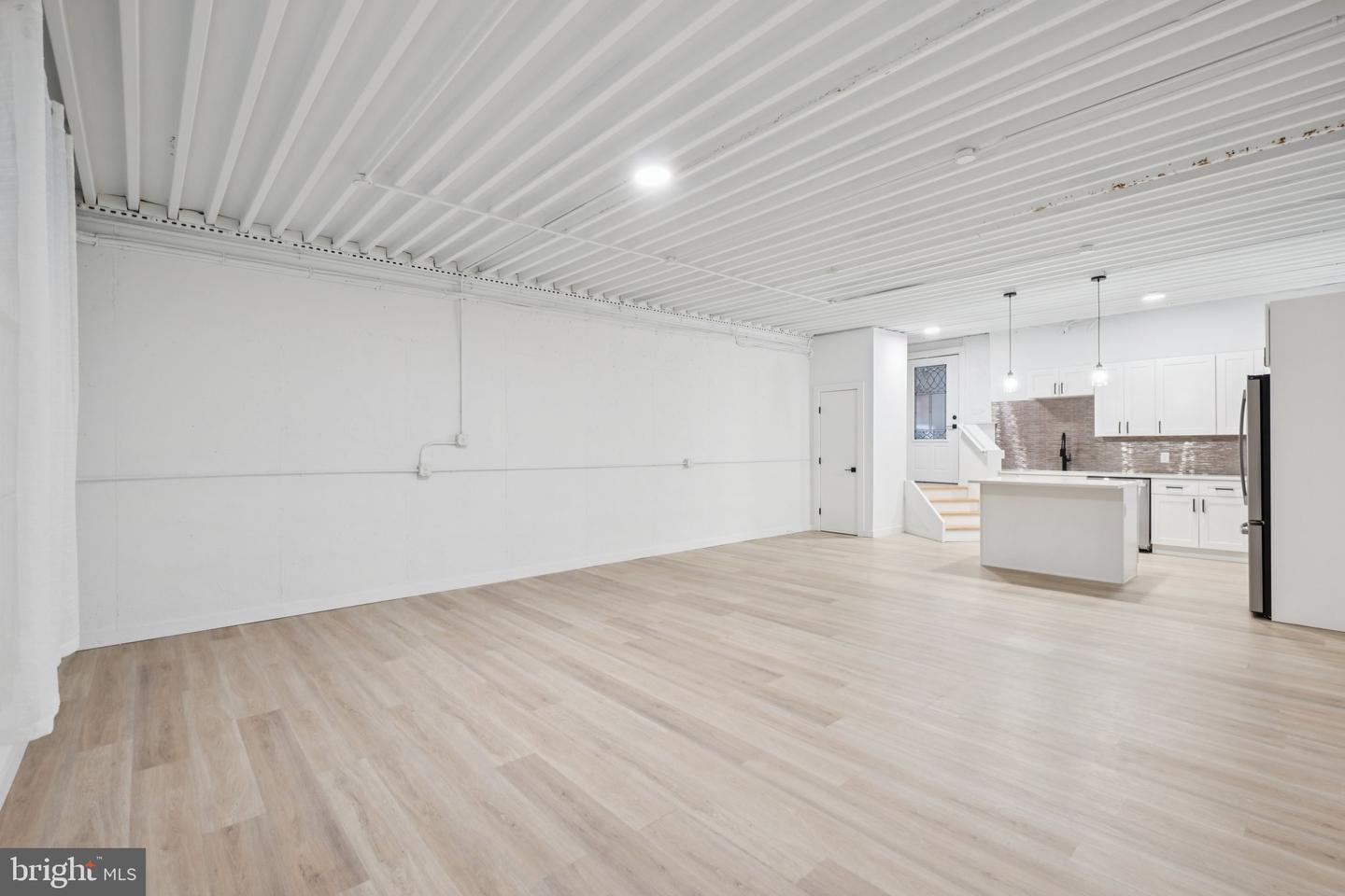 1116 N Bodine St #c Property Photo 9