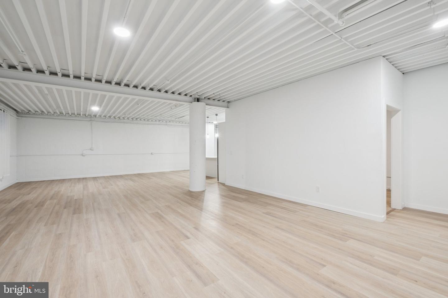 1116 N Bodine St #c Property Photo 10