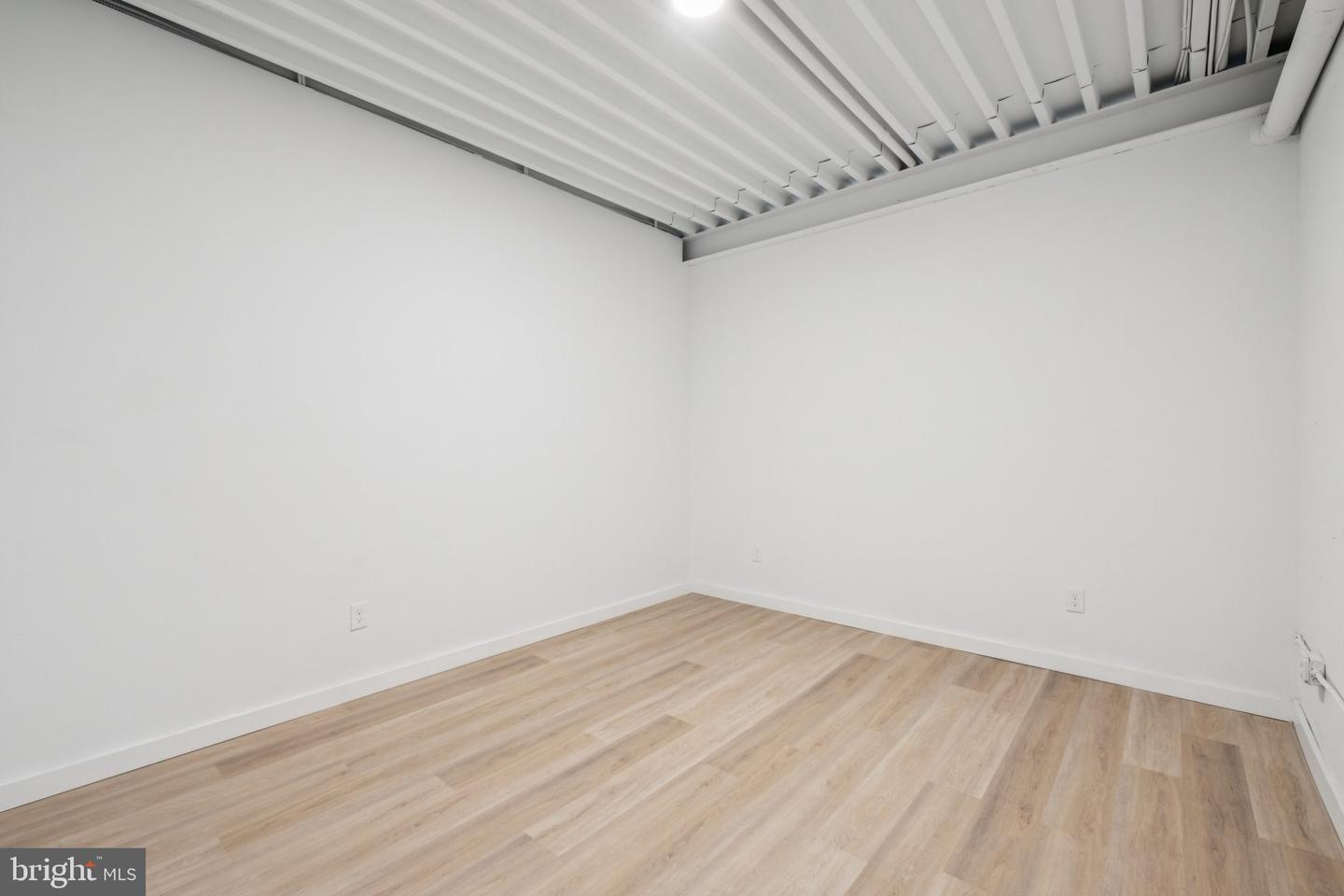 1116 N Bodine St #c Property Photo 18