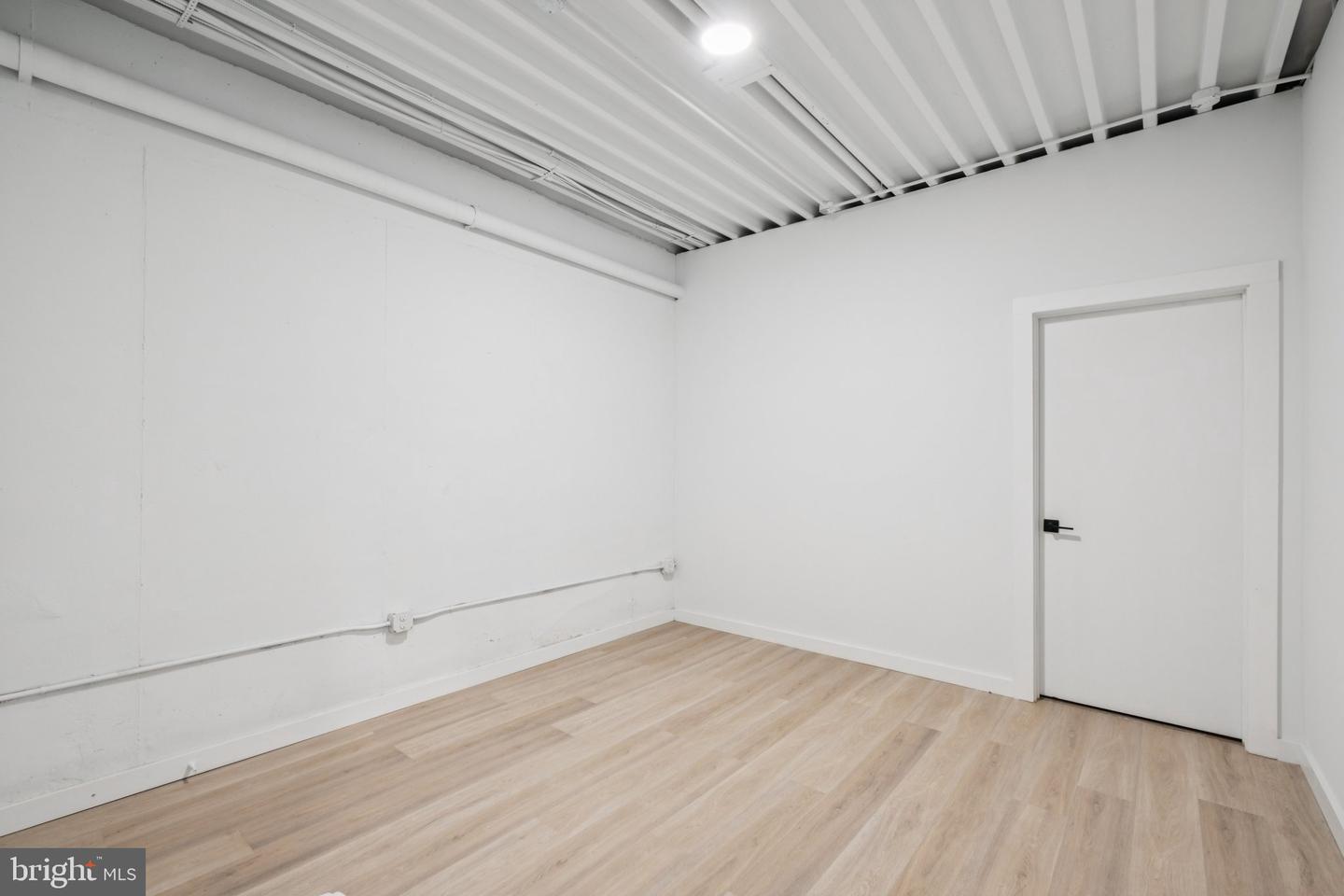 1116 N Bodine St #c Property Photo 20