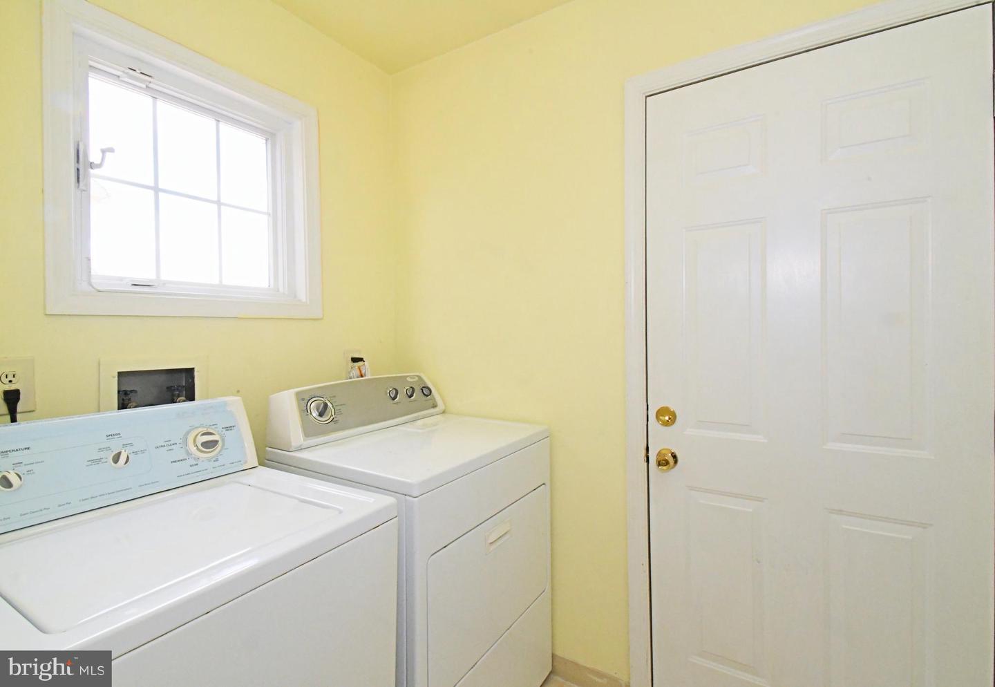 806 Saint Christopher Ln Property Photo 30
