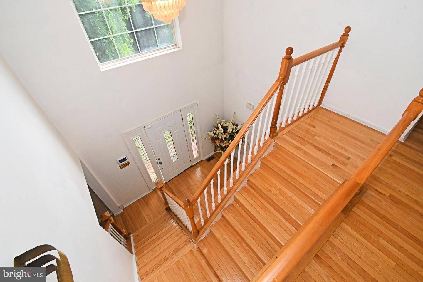 806 Saint Christopher Ln Property Photo 32