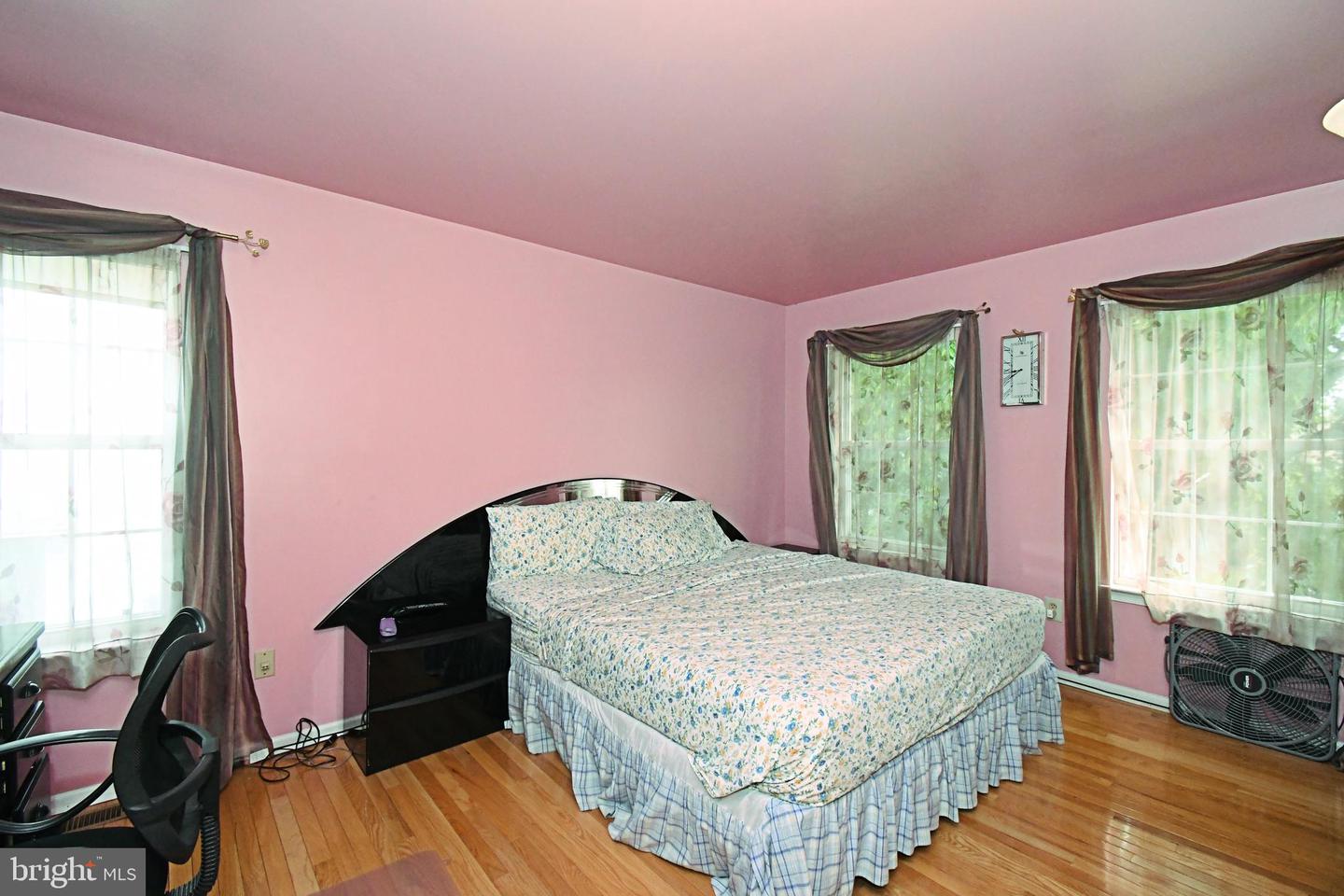 806 Saint Christopher Ln Property Photo 34
