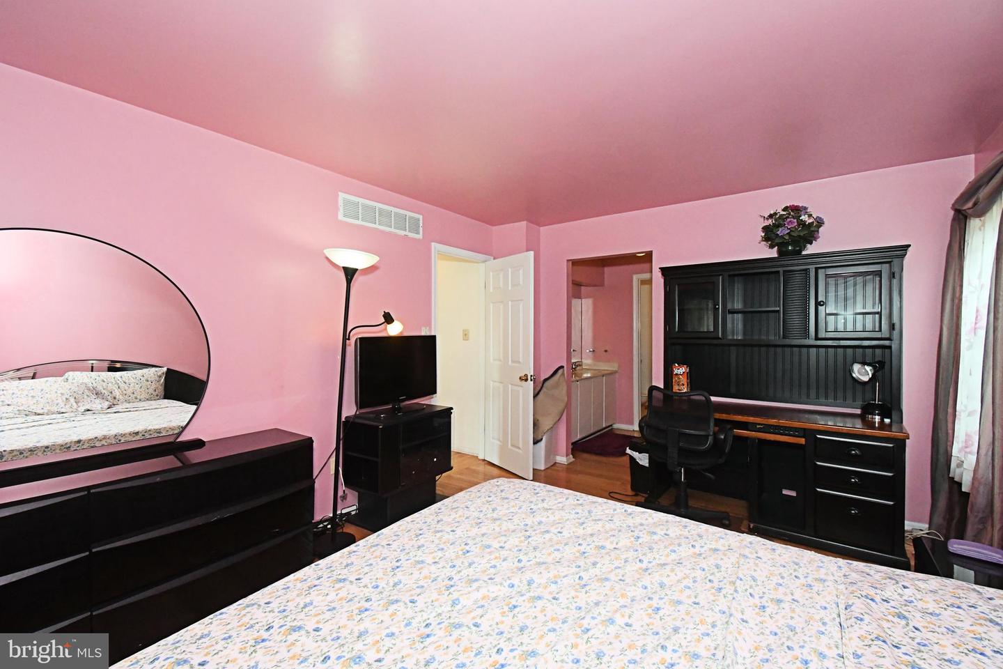 806 Saint Christopher Ln Property Photo 36