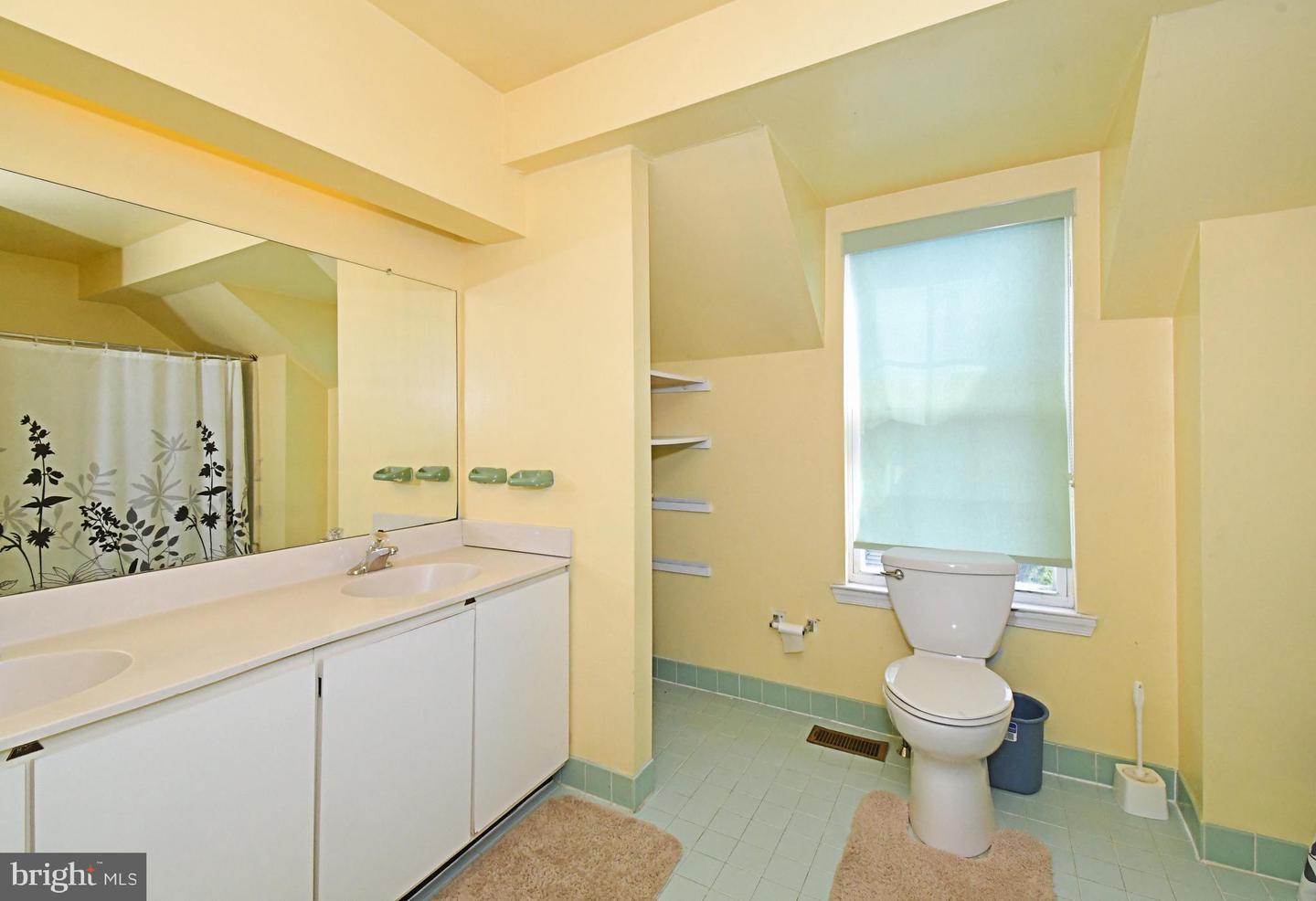 806 Saint Christopher Ln Property Photo 39