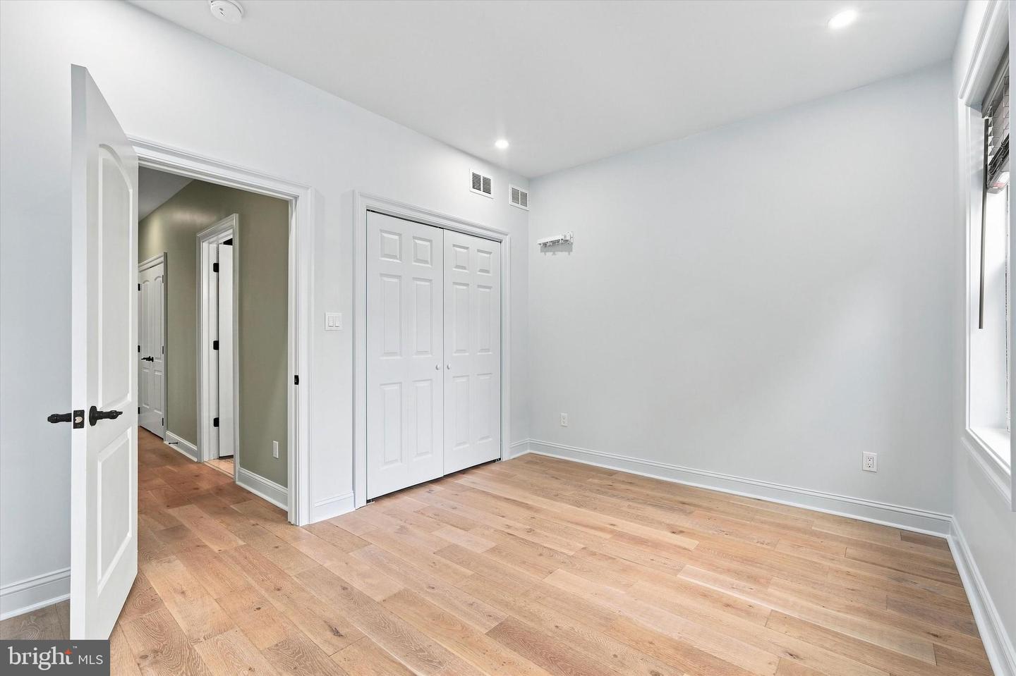 2006 Saint Albans St Property Photo 29