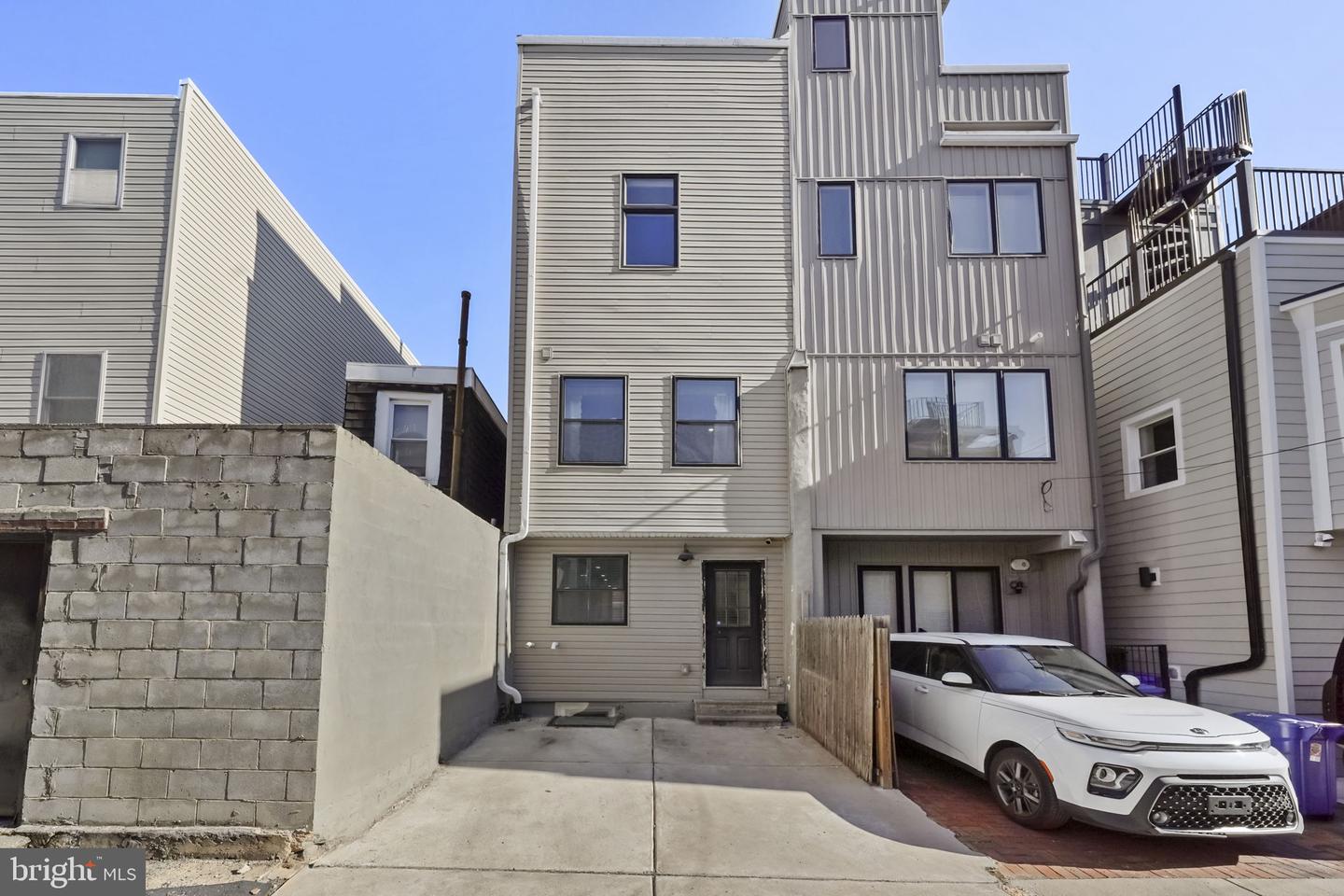 2006 Saint Albans St Property Photo 31