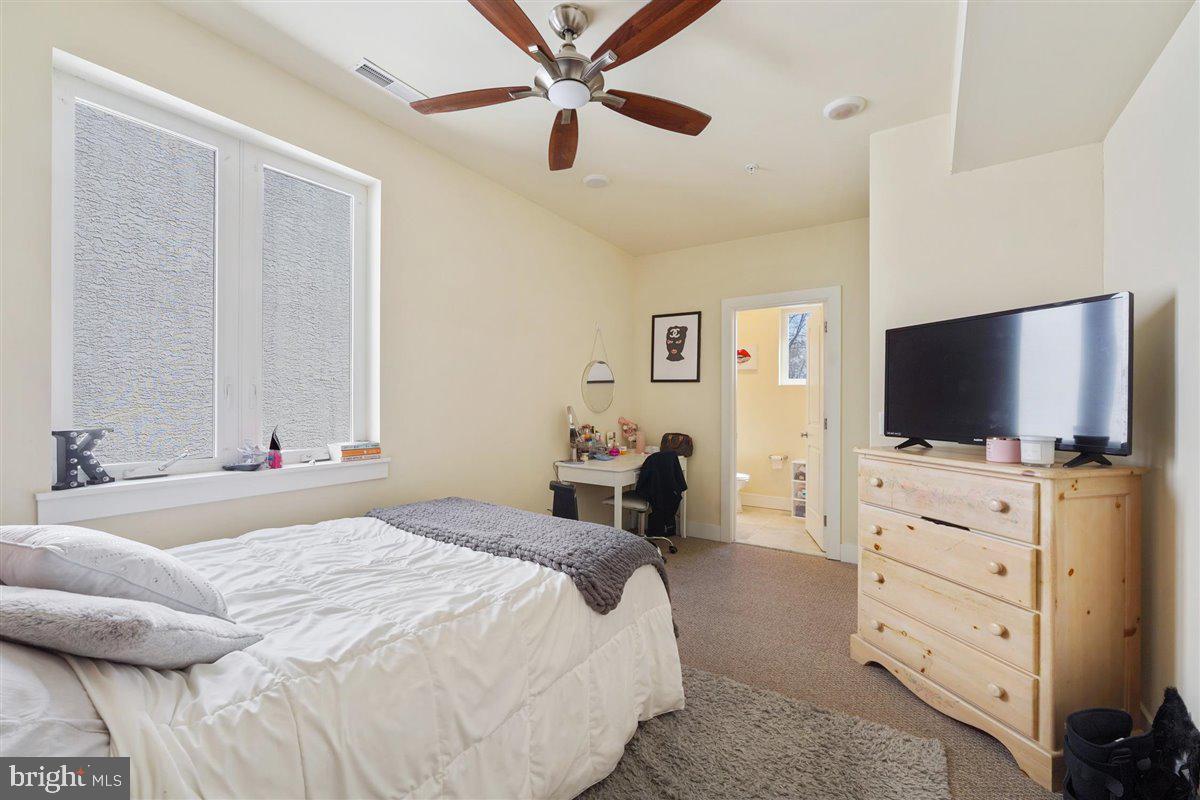 1945 N Gratz St #b Property Photo 6