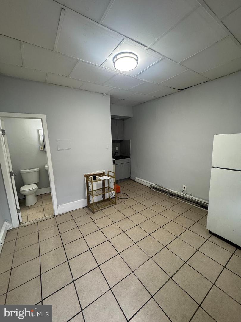 1521-00 Wakeling St #1r Property Photo 1