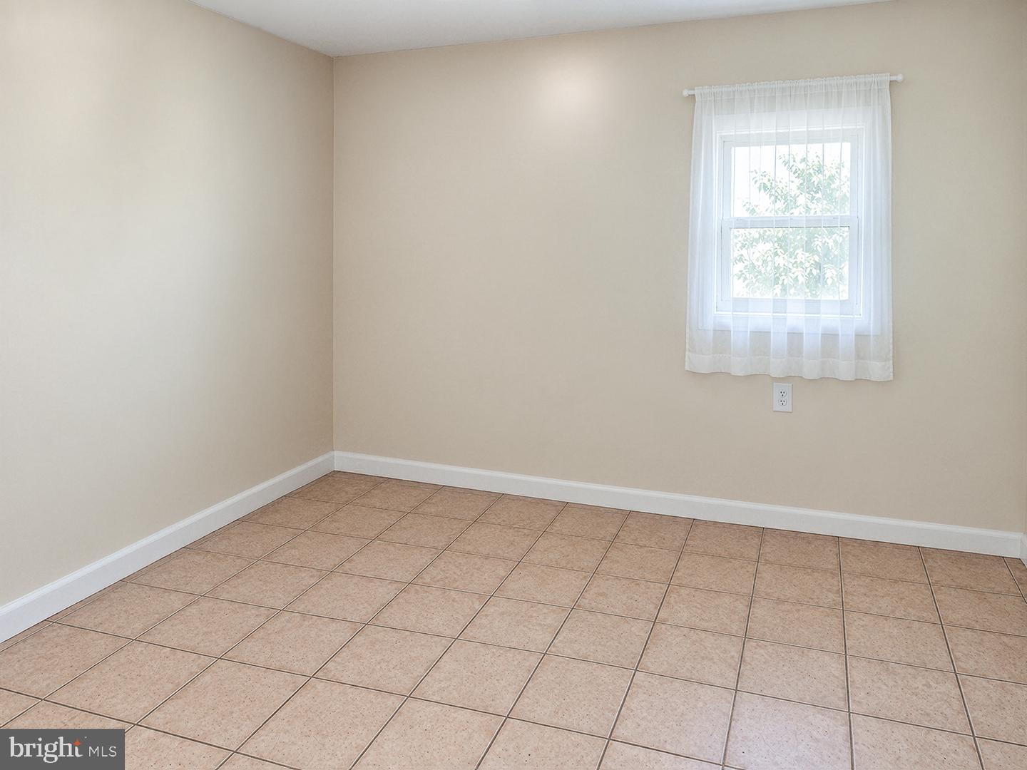 429 W Ashdale St Property Photo 5