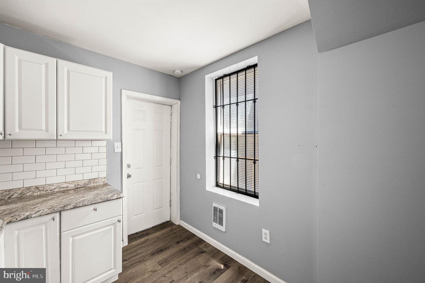 2123 E William St Property Photo 9