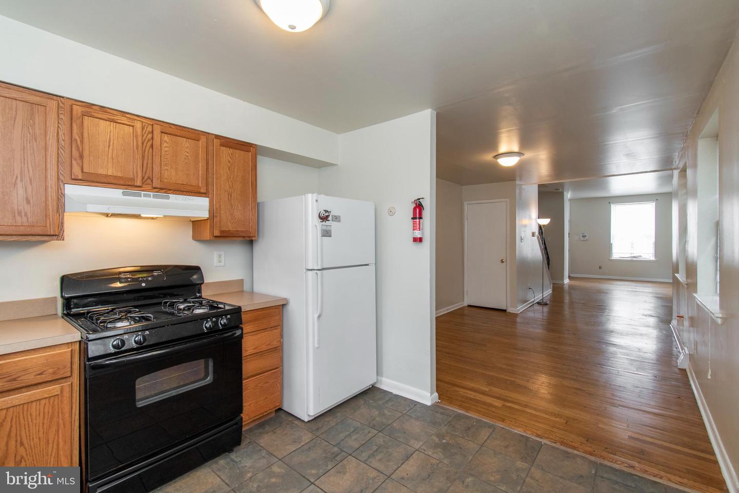 1635 Fontain St Property Photo 14