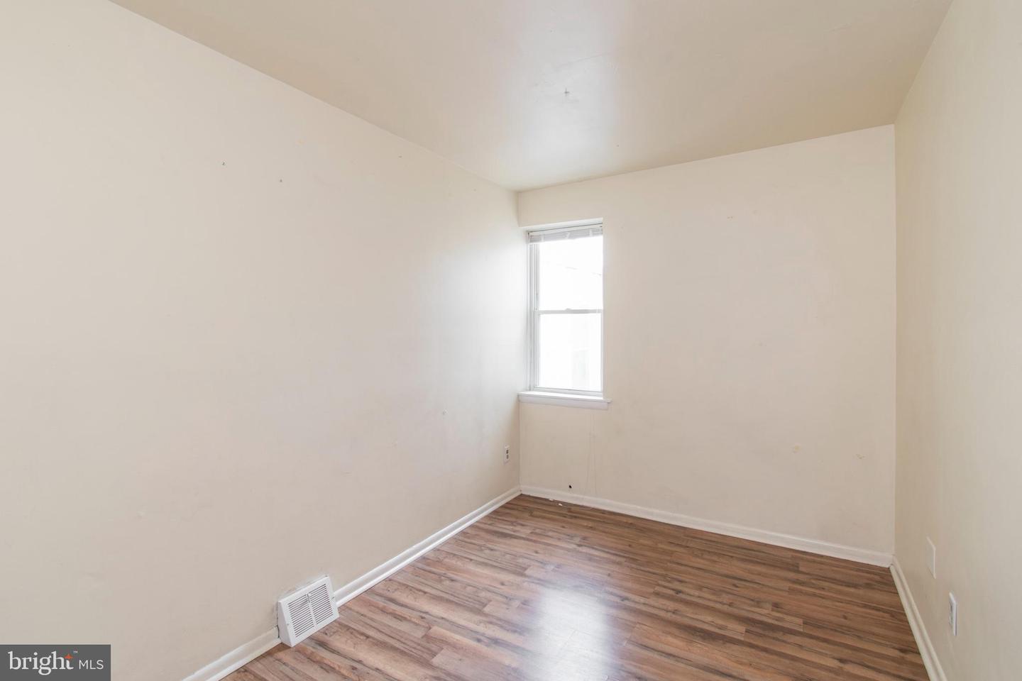 1635 Fontain St Property Photo 19