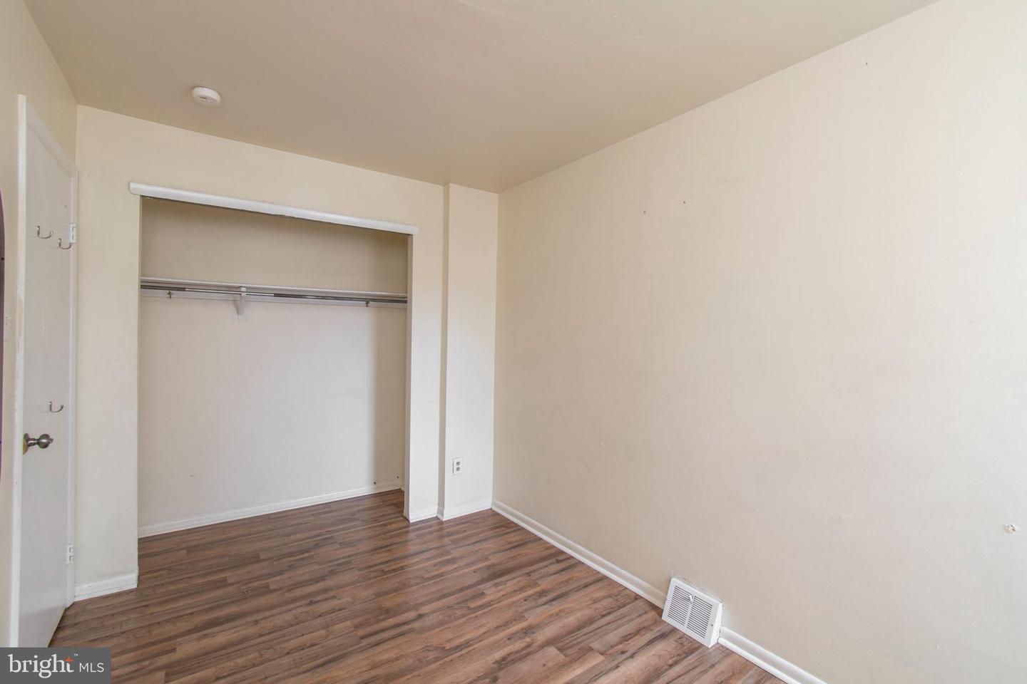 1635 Fontain St Property Photo 20