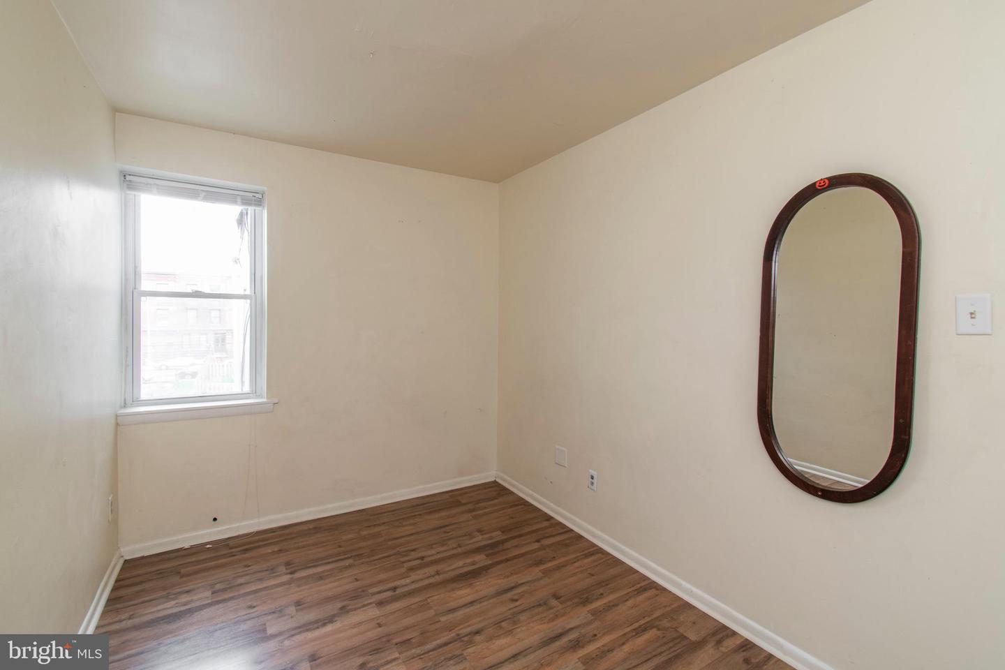 1635 Fontain St Property Photo 21