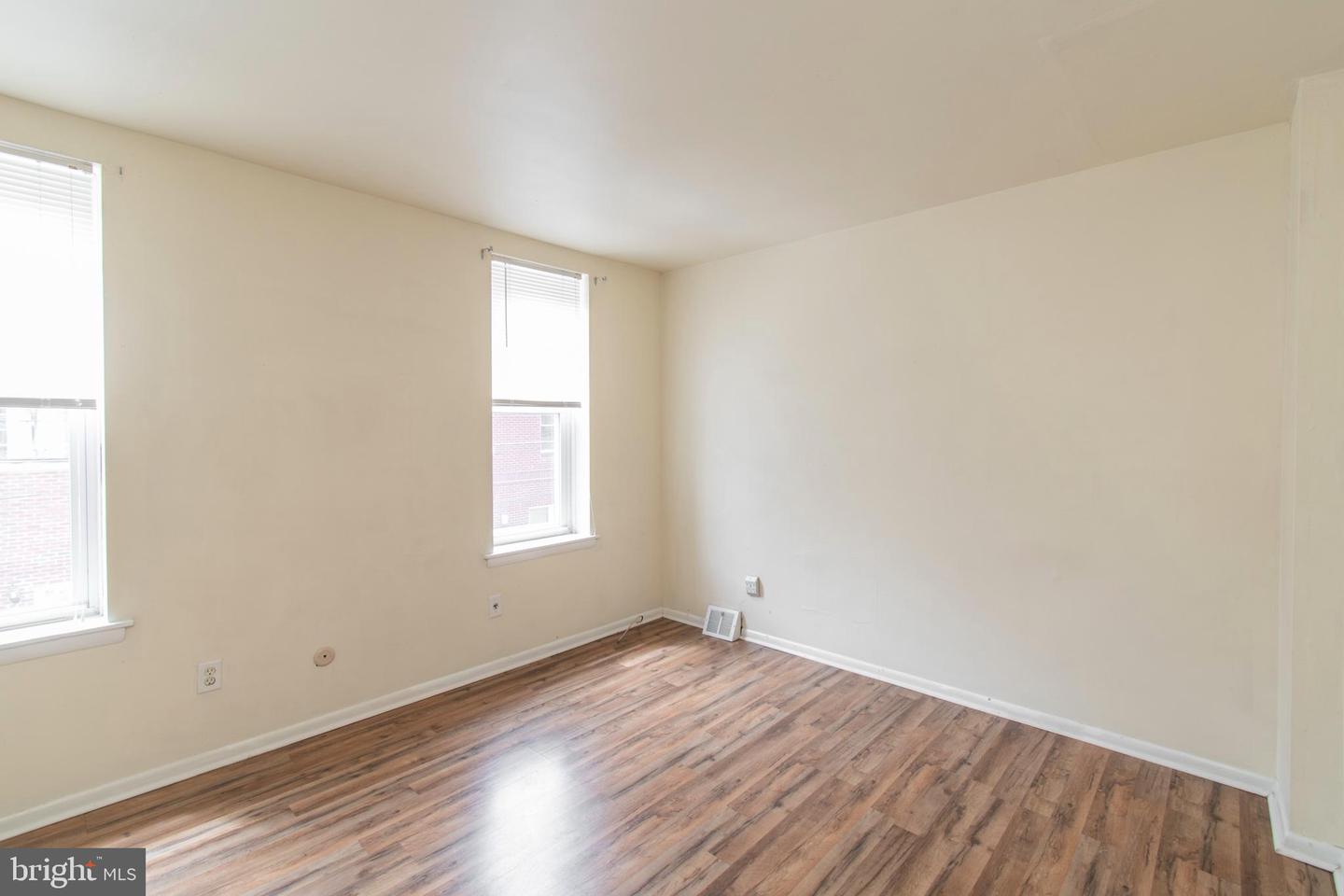 1635 Fontain St Property Photo 22