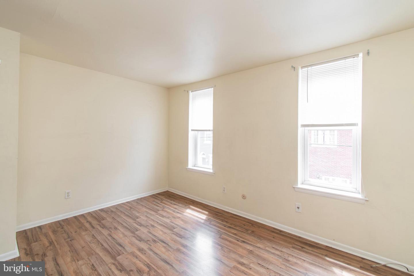 1635 Fontain St Property Photo 24