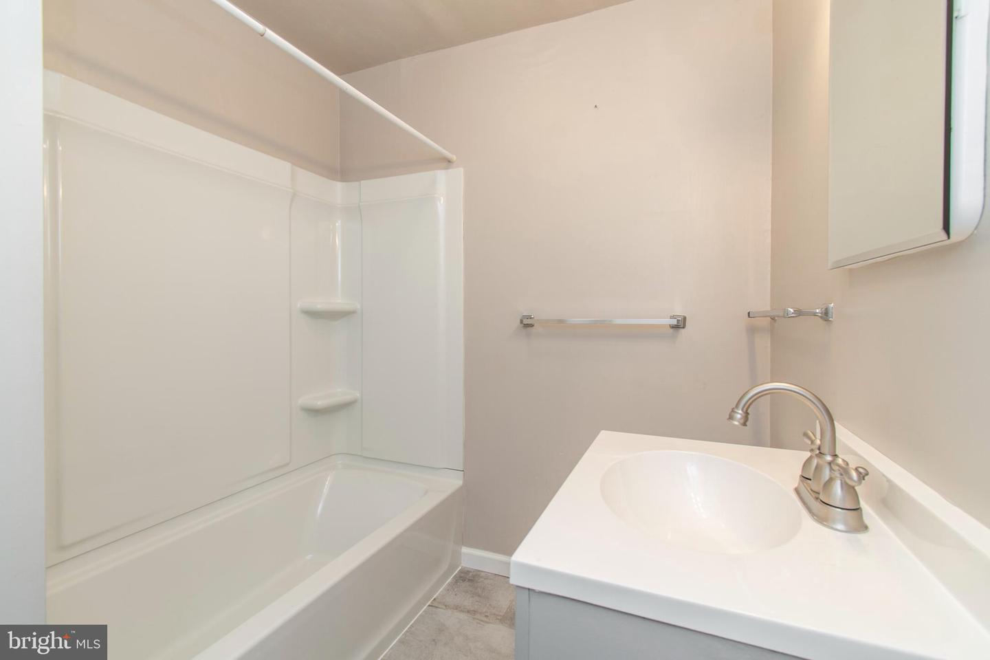 1635 Fontain St Property Photo 25