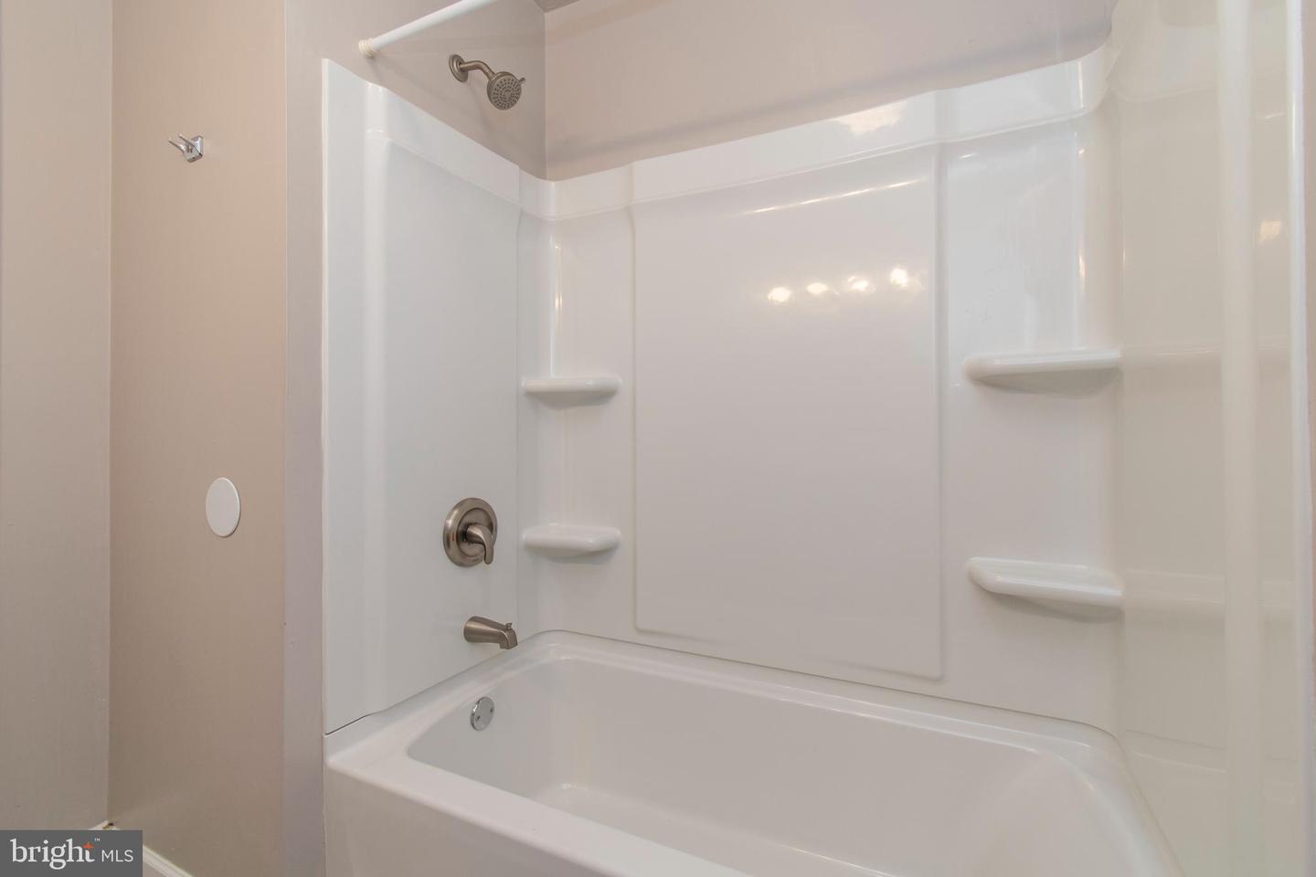 1635 Fontain St Property Photo 27