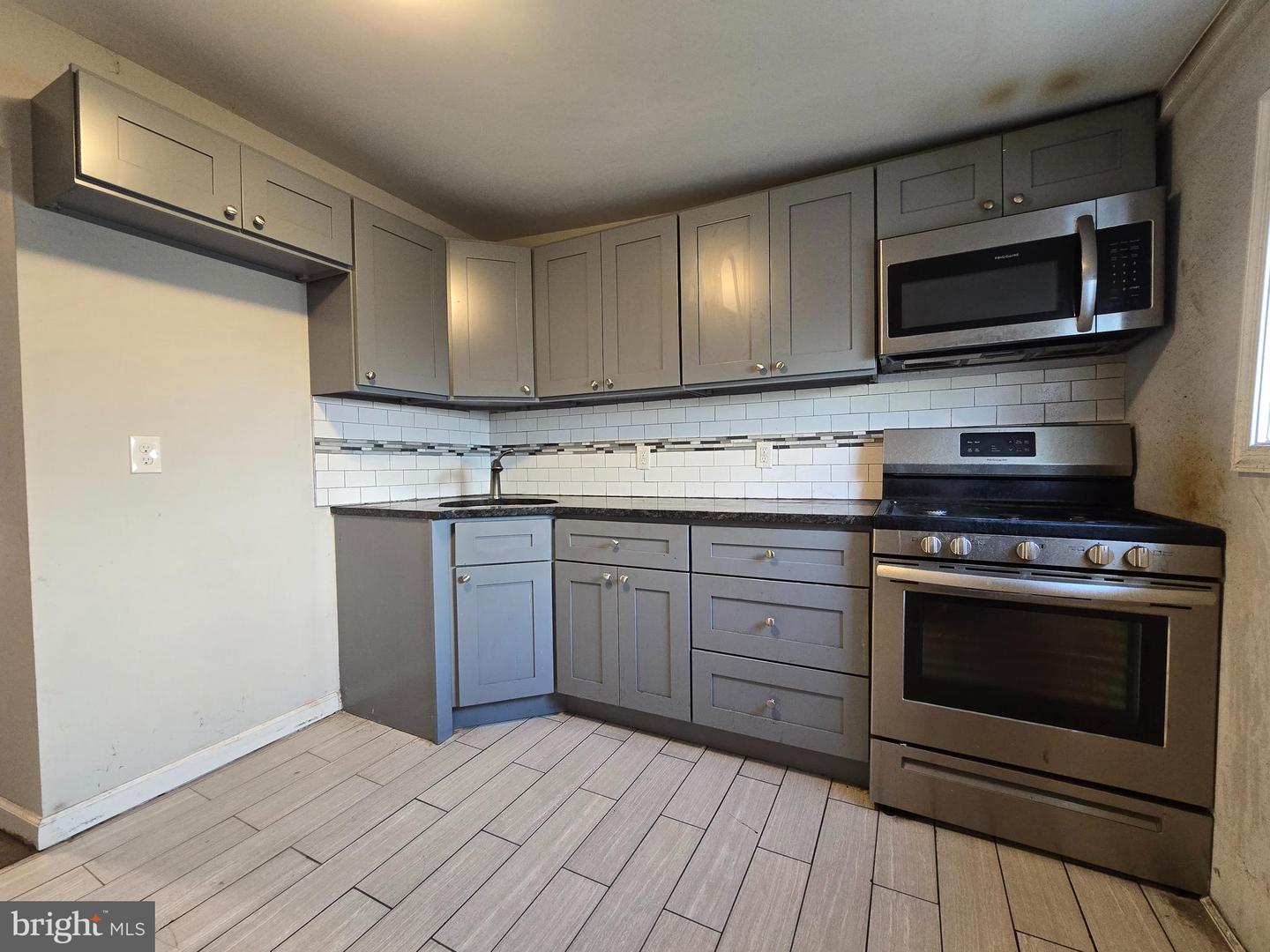 3075 Tulip St Property Photo 4